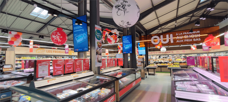Ecrans portraits affichage dynamique NETTO Lablachère
